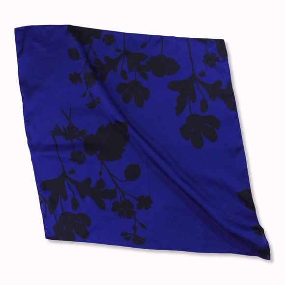 DANCING UNDER THE MOON SILK SCARF - Picture 1 of 2